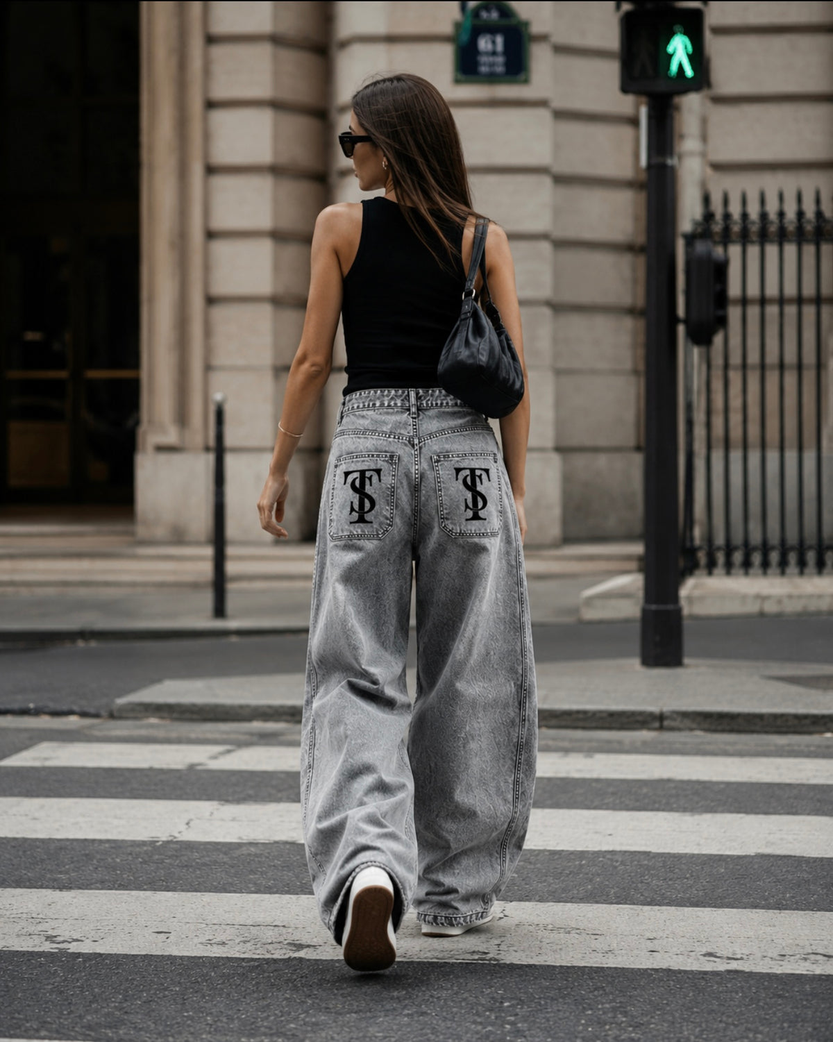 WASHED CURVED BLADE DENIM JEANS