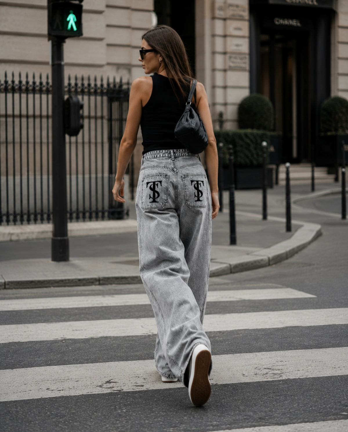 WASHED CURVED BLADE DENIM JEANS